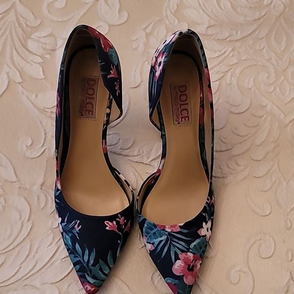 Dolce By Mojo Moxy Tropical Print Heels - Picture 4 of 13